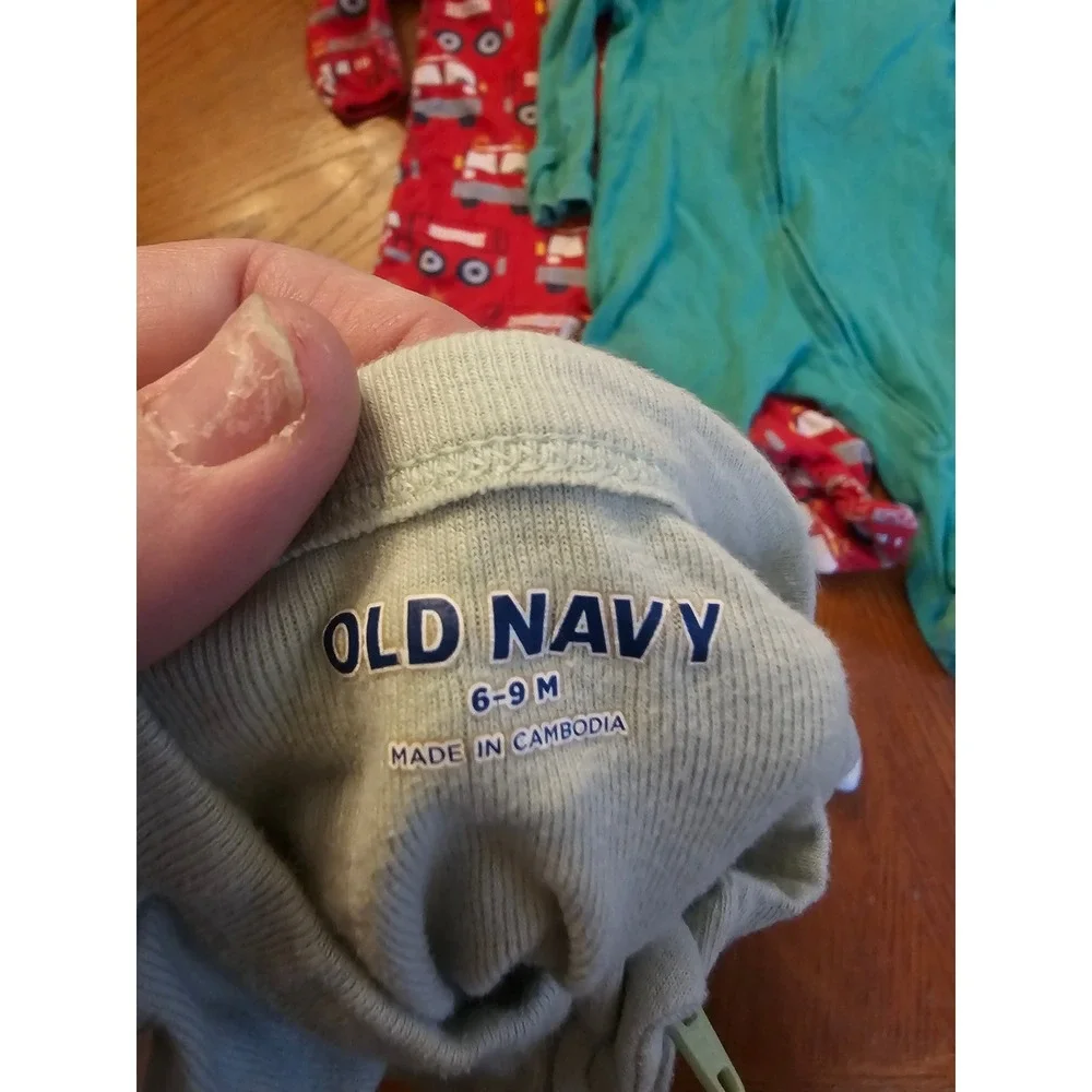 Old Navy Baby Boys Sleepers Lot‎ 3 Pack Fire Truck Solid Green Sage 6-9 Months